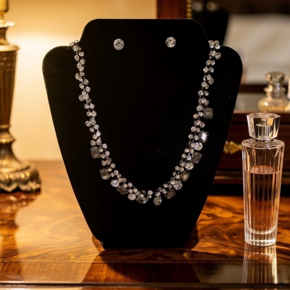 Silver-Tone w/Rhinestone & Grey Crystal Collar Necklace Set